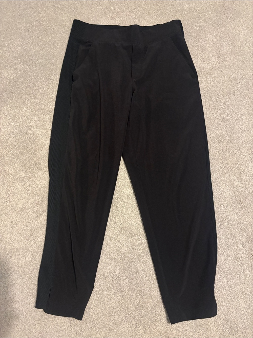 Athleta Brooklyn Pant 4 Petite- black. Like New